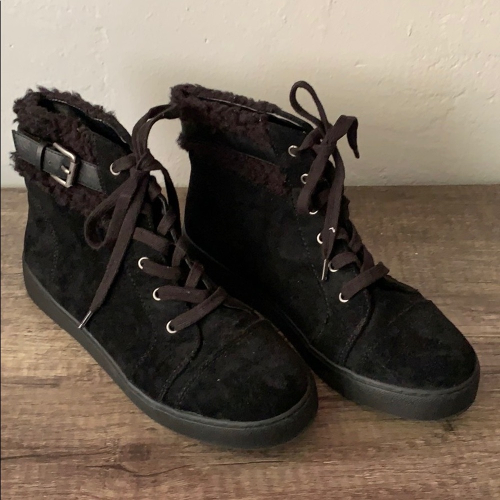 Never worn new Nine West high top sneakers